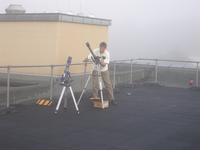 Teleskope im Nebel